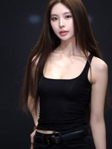 เซ็กซี่ เล็ก สายคล้อง เสื้อกั๊ก ผู้หญิง แจ๊กเก็ต ฤดูร้อน หลังสวย สีดำ สวมใส่ด้านใน สลิมฟิต แขนกุด Top Pure Desire หลากหลาย