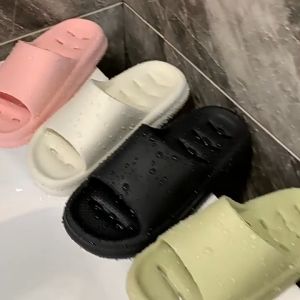 รองเท้ายาง W-420 ส่งไว!! รองเท้ากันลื่น รองเท้าใส่ในห้องน้ำ ไม่มีน้ำขัง ไม่มีกลิ่นเท้า น้ำหนักเบา