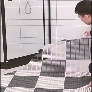 Bat mat carpet square PVC home kitchen floor bathroom puzzle mat bathroom accessories anti-skid mat big hole drainage mat 30 * 30CM