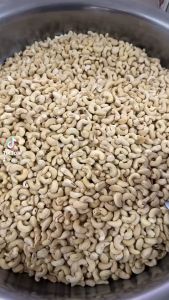 (เม็ดมะม่วงหิมพานต์ เกรดB ดิบ (RawCashewNuts) 1 kg)