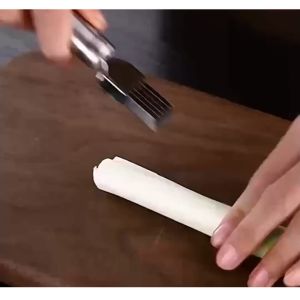 C5659 Dao cắt sợi hành chẻ sợi rau muống inox không gỉ có nắp đậy lưỡi dao CINDY YG