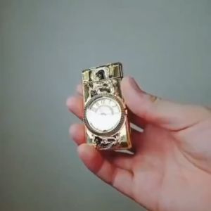 HỘP QUẸT BẬT LỬA KÈM ĐỒNG HỒ 2IN1 KHẮC HÌNH HOẠT TIẾT THIẾT KẾ IM LOẠI