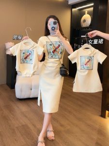 ชุดกี่เพ้าสไตล์จีนใหม่ ชุดฤดูร้อนสำหรับครอบครัว ชุดเด็กชายและเด็กหญิง ชุดแม่และลูก ชุดสามสิบสองสี่เด็ก เสื้อแขนสั้น