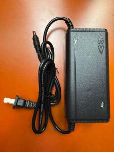 Sạc 14.6V 2A có quạt – Sạc pin lithium thương hiệu Li 12V hệ 4S pin sắt (LFP) – Đầu cắm DC 5.5mm