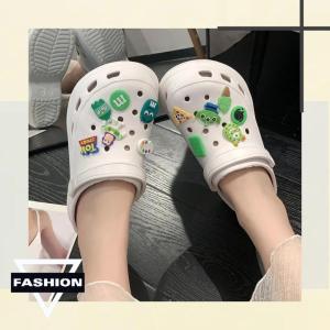 Xishop ใหม่มาก รองเท้าแตะหัวโต ส้นหนาฟู ใส่สบาย น่ารักน่าใส่สุดๆ รองเท้าแตะแบบสวม ตัวติดการ์ตูนสีเขียว เปี้ยงปร้างมาก