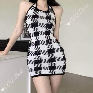 Đầm Body Kiểu Yếm Hoạ Tiết Caro Thời Trang Hàn Quốc Cho Nữ