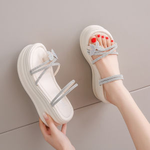 ฤดูร้อน 2024 ทันสมัย รองเท้าแตะแพลตฟอร์มสไตล์นางฟ้า ผู้หญิง รองเท้าแตะสองทางเพิ่มความสูงด้านล่างหนารองเท้าชายหาดสุภาพสตรี