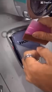 สติกเกอร์กันรอยหน้ากากในHonda giorno