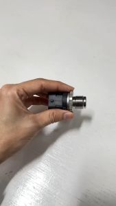 เซ็นเซอร์ท้ายราง HINO A09C MEGA - เมก้า 3 เขี้ยว เกลียวขนาด 18 มิล