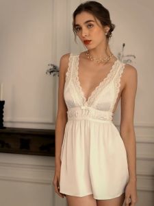 ชุดลูกไม้เซ็กซี่ ชุดนอนเซ็กซี่ ส่งไว พร้อมส่งจากไทย เนื้อผ้าซาตินใส่สบาย (H5511)