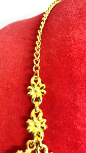 Fashionthai  jewerly Accessories เซตสร้อยชุด สร้อยคออุบะระย้าเครื่องประดับชุดไทย ทำจากโลหะชุบทอง ประดับพลอยขาว