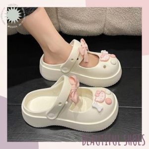 QXshop ใหม่ล่าสุด รองเท้าแตะแฟชั่นแบบสวมติดการ์ตูนลายน่ารักมาก ตะมุตะมิฝุดๆ รองเท้านุ่มมาก รองรับน้ำหนักได้ดี ใส่แล้วไม่อับ ทำความสะอาดง่ายมากๆ อย่ารอช้ากดสั่งกันเลย