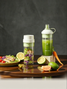 Bear | Portable Mini Fruit Juicer