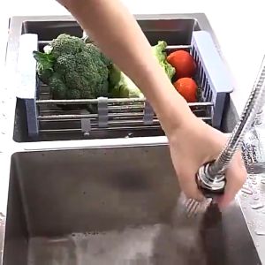 Vòi Nước Bồn Rửa Chén Cần Mềm Gắn Chậu Rửa Gắn Tường 2 Chế Độ Xoay 360 Độ 1 Đường Lạnh