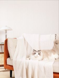 Wireless Rechargeable Battery Operated Cat Water Fountain 2.3L Larger Sensor Auto Pet Fountain Quiet Pump BPA-Free Radar Induction With a Filter