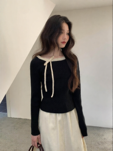 Mixd | Áo Sweater Cổ Đai Ôm