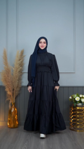 ชุดเดรสออกงานอิสลาม สวมใส่แล้วดูดีเข้าทรงสวยมากๆ เอวสม็อค เหมาะกับผญอิสลามใส่ออกงาน IN33วาริสมุสลิม