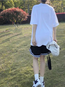 กางเกงขาสั้นบาสเก็ตบอลสำหรับผู้ชายและผู้หญิง กางเกงขายาวลำลองฤดูร้อนแห้งเร็ว กางเกงขายาวห้าส่วนสี่ กางเกงขายาวลำลองสไตล์อเมริกัน