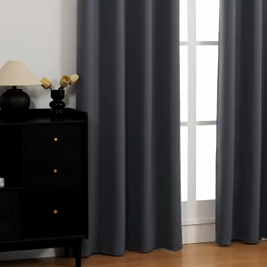 ม่านสีเทาเข้มและม่านประตู  ม่านฉนวนกันความร้อน  อัตราการแรเงาสูงถึง 99%  ฉากกั้นห้อง  ฉากกั้นห้องแอร์  เหมาะสำหรับหน้าต่าง  ประตู  สไตล์เรียบง่าย  มีหลายขนาดให้เลือก  เหมาะสำหรับฉากส่วนใหญ่