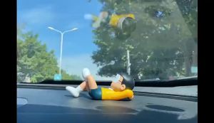 Mô Hình Nobita Đang Ngủ Và Doremon Vẫy Tay Chào. Vạn Sự Bình An