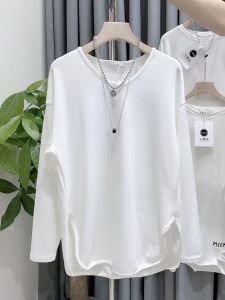 เสื้อยืดคอกลมแขนยาวบุขนแกะหนาสำหรับฤดูหนาว เสื้อชั้นในทรงหลวมสำหรับผู้หญิง ผ้าฝ้ายหนาจาก Xinjiang สำหรับใส่ในช่วงฤดูใบไม้ร่วงและฤดูหนาว