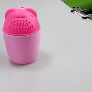 【Ready Stock】Baby Shampoo Cup Bathing Hair Shower Spoons Kids Washing Cute Bear Design