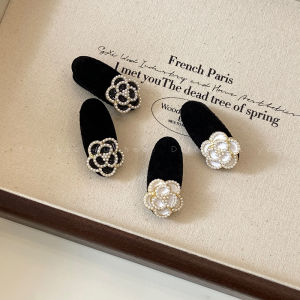 Elegant Black Pearl Camellia Hair Clip Womens High-End Feeling Side Bangs Forehead Top Clip Stylish Hair Accessories