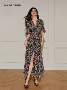 Elegant V-Neck Fitted Floral Dress