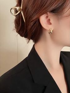18k saudi gold pawnable legit pleated earrings womens simple design personality temperament fashion jewelry