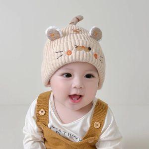หมวกถักเด็ก เหมาะสำหรับฤดูใบไม้ร่วงและฤดูหนาว ดีไซน์เสือสุดน่ารัก กันลมและอบอุ่น ทำจากผ้าที่นุ่มและเป็นมิตรต่อผิวหนัง เหมาะสำหรับเด็กอายุ 6-36 เดือน