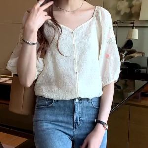 《 226 》 YIGE 2025 new ladies puff sleeve embroider blouse with elegant temperament