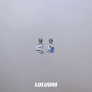 LULUDM316 Medical Grade Titanium Steel Butterfly Ear Bone Studs Womens Diamond Flashing Fashionable Sweet Style Ear Cuff