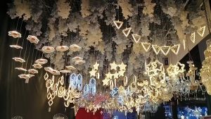 Wedding ceiling decoration lights sea urchin pendant lights crystal night light transparent birds warm light wedding scene decoration props