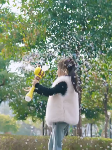 Máy Thổi Bong Bóng Hình Ong Dễ Thương – Tự Động Phun Bong Bóng Cho Bé Mới Nhất 2025