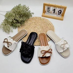 รองเท้าแตะทรงสวม สายคาดหน้าระบายแต่งโบว์ รุ่น K5646 (แนะนำเพิ่ม 1 ไซส์)