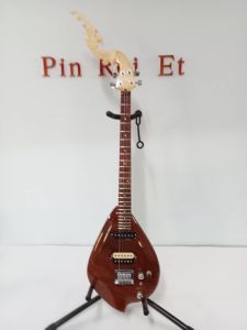 พิณไฟฟ้า24เฟรต 4สาย  รุ่นมาตรฐานออกงาน ไม้ประดู่ คอเมเปิล ฟิงเกอร์บอร์ดพยุง