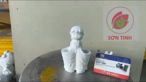 Tượng thạch cao cô gái có túi cắm hoa bút cao 13cm (Không kèm màu) tô tượng đồ chơi cho trẻ