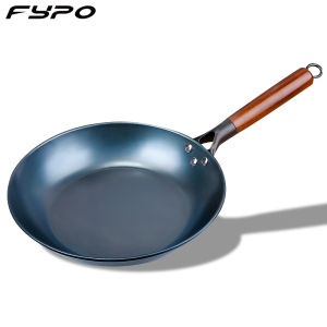Fypo กระทะเหล็กไม่เคลือบกระทะแบนไม่ติดกระทะใช้แก๊สมีด้ามจับไม้และเตาแม่เหล็กไฟฟ้ากระทะปิ้งย่างคนกระทะสำหรับทอดแบบดั้งเดิมจากจีน
