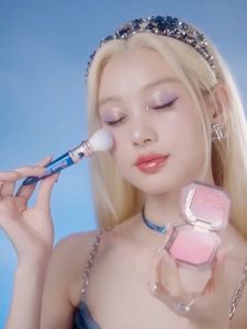 Mengenal Kuas Rias Wajah Moonlight Mermaid & Jewelry Brush Blush On