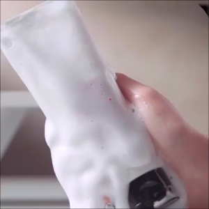 Cosrx Salicylic Acid Daily Gentle Cleanser 150ml BHA cleanser eradicates difficult-to-remove dead skin cell and skin trouble.