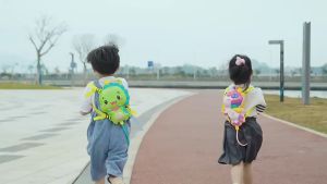 Đồ Chơi Súnɡ Nước Áp Lực Balo Khủng Long - Ếch 2000ml Đồ Chơi Trẻ Em Nước Cho Bé Cực Ngầu