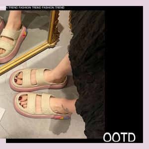 LEAShop รองเท้าแตะ รองเท้าแตะสวมเกาหลี เกาใจ สายคาดเก๋ๆ 🪐สบายเท้าสุดๆ เกินต้าน💕