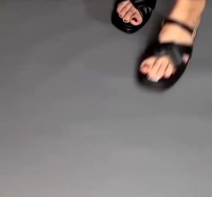 Sandal Wanita Kekinian & Sandal Slide Tali Best Seller