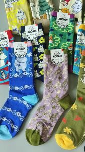 Moomin ผู้หญิง เข่าสูง ผ้าฝ้าย ถุงเท้า การ์ตูน ลาย หวาน สไตล์ Moisture Wicking ตลอดทั้งปีถุงเท้าสบาย