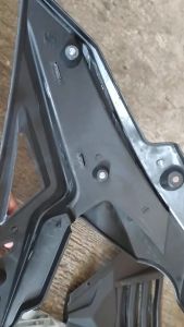 [COD] Tutup Mesin Yamaha Byson Karbu dan Fi Injection - Cover Engine Lumpur Transformer Bison\r\n\r\n Informasi Produk\r\n\r\n Warna & Desain\r\n\r\nTutup mesin Yamaha Byson yang kami tawarkan tersedia dalam warna hitam, merah, dan putih. Desain stylish dan modern ini akan membuat penampilan motor Anda semakin keren.\r\n\r\n Cara Pemasangan\r\n\r\nPemasangan tutup mesin Yamaha Byson sangat mudah dan cepat. Anda hanya perlu merakit komponen menjadi satu kemudian pasangkan ke mesin motor dan cocokkan breketnya. Pastikan semua baut dan sekrup sudah kuat.\r\n\r\n Komponen Produk\r\n\r\nKelengkapan produk kami meliputi:\r\n\r\n- 3 bagian tutup mesin\r\n- 4 buah breket\r\n- 5 buah sekrup\r\n\r\n Keunggulan Tutup Mesin Yamaha Byson Karbu & Fi Injection\r\n\r\n Perlindungan Mesin dari Lumpur\r\n\r\nDengan menggunakan tutup mesin Yamaha Byson, mesin motor Anda akan terlindungi dari lumpur dan debu. Hal ini akan membantu meningkatkan performa mesin motor Anda.\r\n\r\n Desain Stylish & Modern\r\n\r\nTutup mesin Yamaha Byson memiliki desain stylish dan modern yang akan membuat penampilan motor Anda semakin keren.\r\n\r\n Material Plastik ABS Berkualitas\r\n\r\nTutup mesin Yamaha Byson terbuat dari bahan plastik ABS berkualitas tinggi. Bahan ini tahan lama dan tidak mudah rusak.\r\n\r\n FAQ & Tips\r\n\r\n Apakah produk ini cocok untuk semua tipe Yamaha Byson?\r\n\r\nYa, tutup mesin Yamaha Byson kami cocok untuk semua tipe Yamaha Byson, baik karbu maupun fi injection.\r\n\r\n Bagaimana cara memasang breket dan cover?\r\n\r\nPemasangan breket dan cover sangat mudah. Anda hanya perlu merakit komponen menjadi satu kemudian pasangkan ke mesin motor dan cocokkan breketnya. Pastikan semua baut dan sekrup sudah kuat.\r\n\r\n Apakah produk ini mudah dilepas?\r\n\r\nYa, tutup mesin Yamaha Byson sangat mudah dilepas. Anda dapat melepaskan cover dan breket kapan saja sesuai kebutuhan Anda.