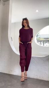 AA Premium แบบเดียวกับงานแบรนด์ สวยเรียบหรู ✨✨ คลาสสิค เสื้อคอกลมแพตเทิร์น แขน 3 ส่วน🤗 ความยาวกำลังดี ทรงปล่อยหลวมๆ กางเกงเอวยางสมอค อัดพลีทแน่นๆ อย่างดี ทรงจับจีบทวิตหน้าเฉลียง สโลปปลาย 📌📌 มีกระเป๋ากางเกง งานสวย ดูดี ใส่ไปเที่ยว หรือออกงาน ช