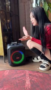 Loa partybox 8112 Ontekco kèm 2 micro không dây dải đèn led chuyển động theo điệu nhạc kết nối bluetooth TWS...