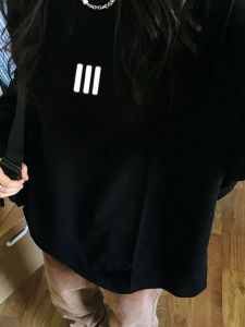 เสื้อยืดแขนยาวผ้าฝ้ายแท้สีดำ ทรงหลวม สำหรับผู้หญิง ฤดูใบไม้ผลิและฤดูใบไม้ร่วง เสื้อชั้นใน ดีไซน์พิเศษ ไซส์ใหญ่ เสื้อผ้าทำงาน