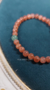 Vòng tay đá mặt trời Sunstone size hạt 5.5 li phối viên Aventurine vuông thạch anh dâu xanh tròn thời trang hợp mệnh Hỏa Thổ Mộc | Hoa Minh Gem