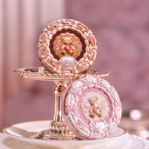 [NEW]Flower Knows The Sweetie Bear Collection 4-Color Concealer Palette Kem che khuyết điểm  Kết cấu mượt mà mịn màng và nhẹ  Che phủ quầng thâm & mụn hiệu quả đồng thời làm sáng da